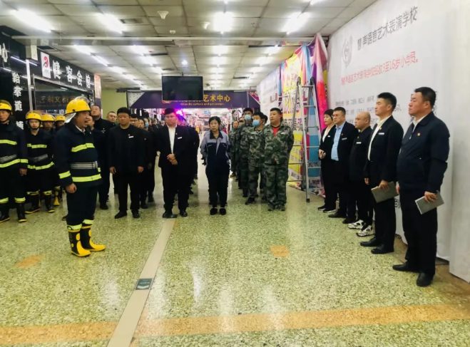 居安思危，防患未“燃”——15vip太阳集团官网商业开展消防应急逃生演练