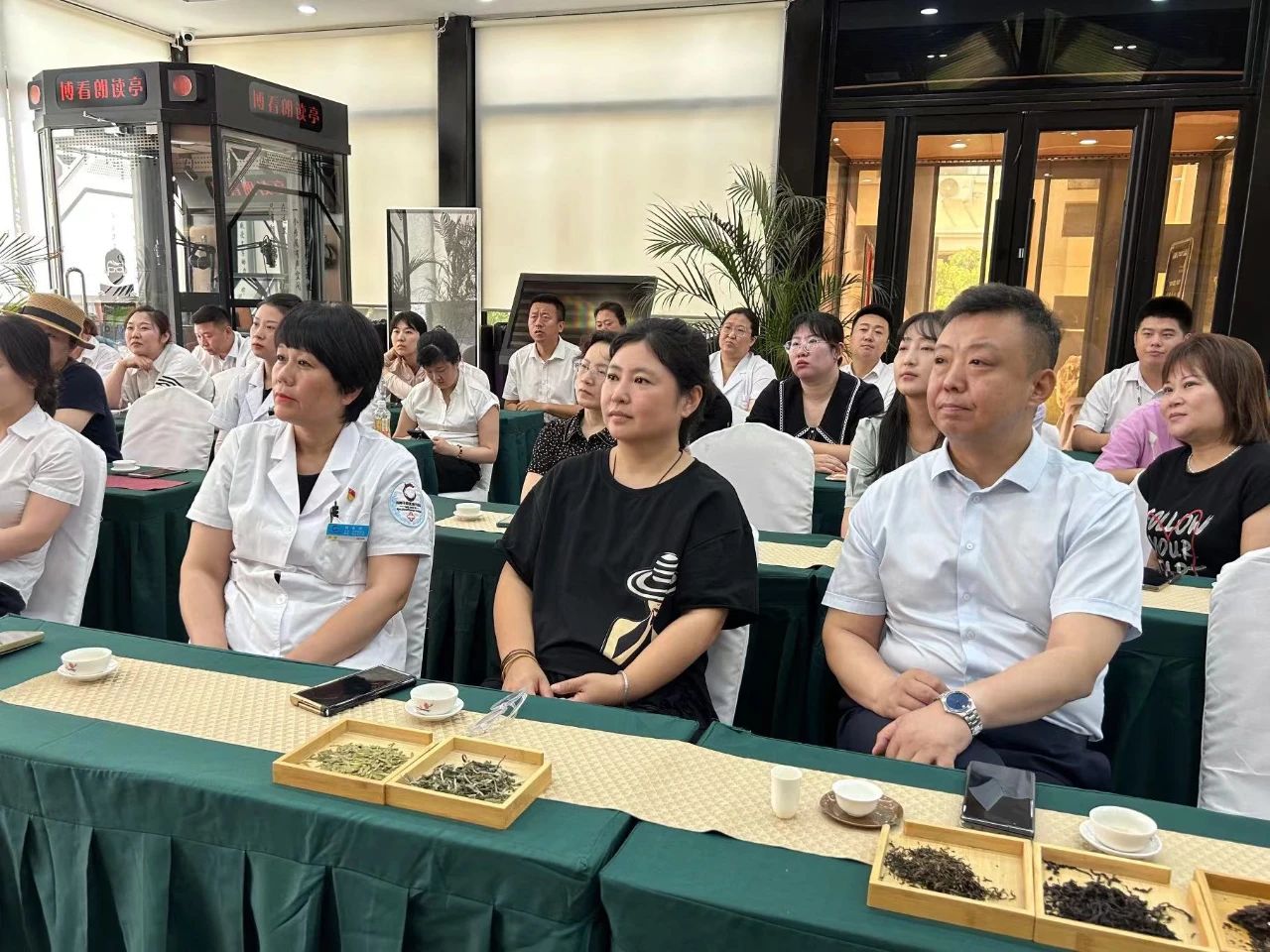 茶情雅韵 品香涤心丨15vip太阳集团官网、温泉集团、公服集团茶艺兴趣班开课